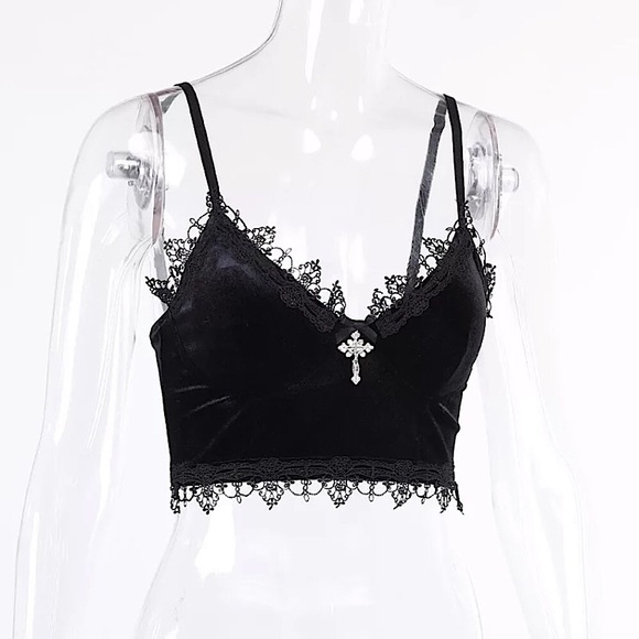 Black velvet cross lace trim crop top - Picture 15 of 16